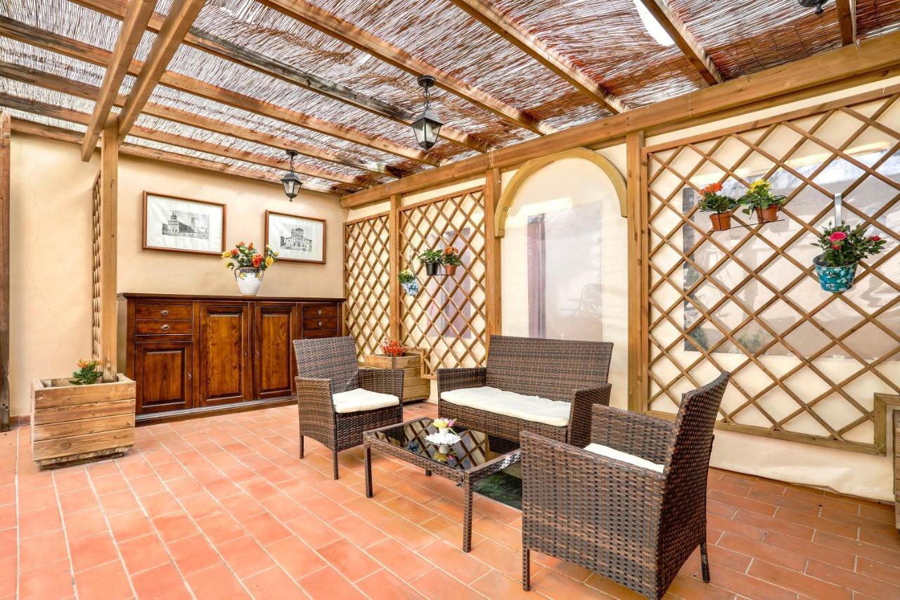 Antica Residenza Santa Chiara -City Center ルッカ エクステリア 写真