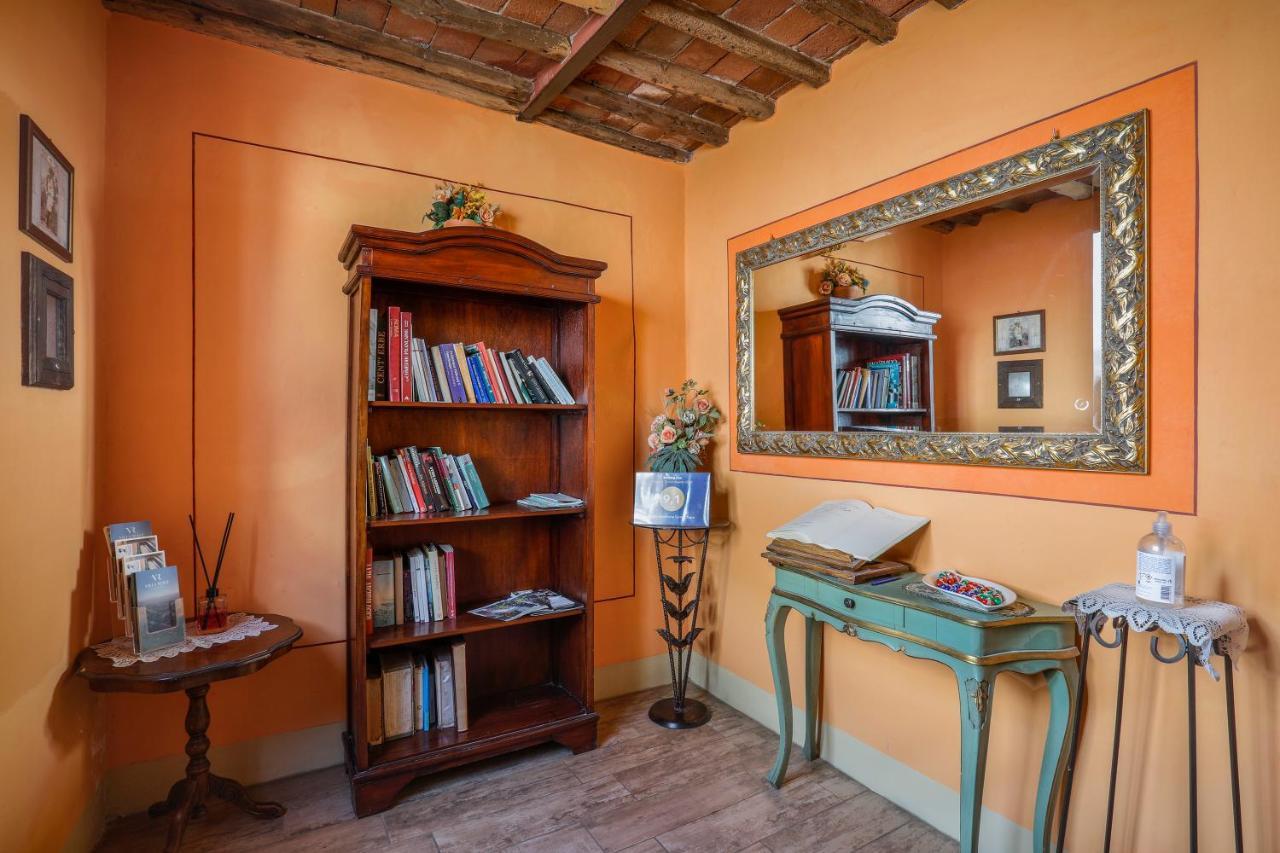 Antica Residenza Santa Chiara -City Center ルッカ エクステリア 写真