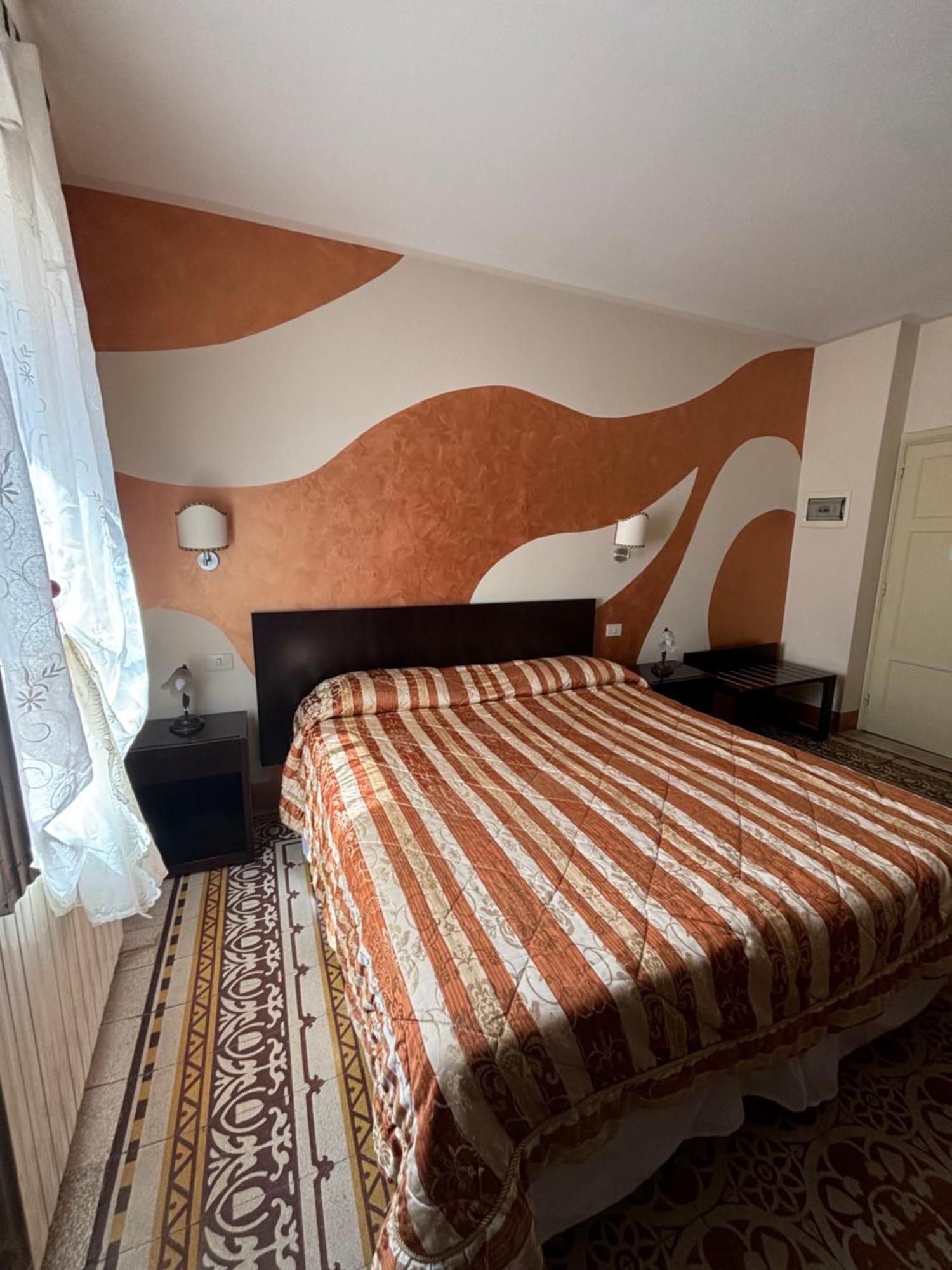 Antica Residenza Santa Chiara -City Center ルッカ エクステリア 写真