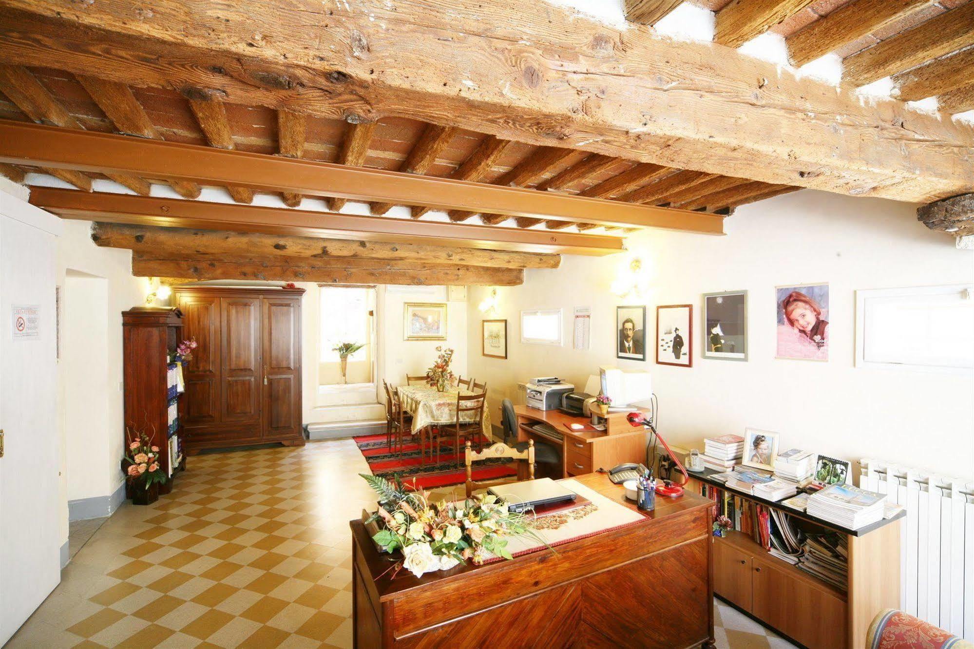 Antica Residenza Santa Chiara -City Center ルッカ エクステリア 写真